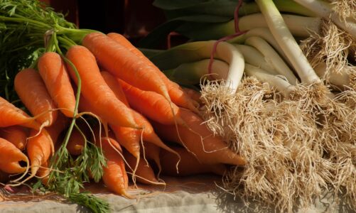 Gardeners should to sprinkle common kitchen spice on lawns this summe